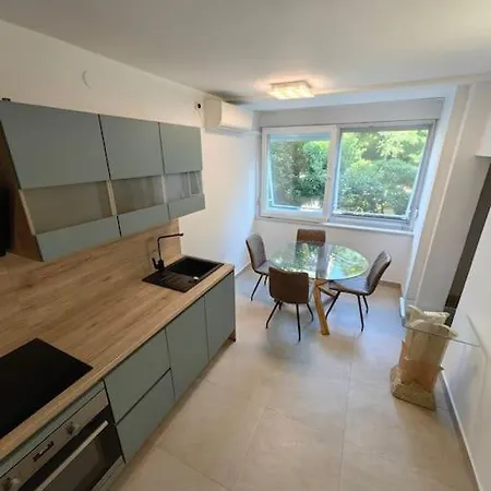 New 1 Bedroom Near Center And Beach Split Exterior foto