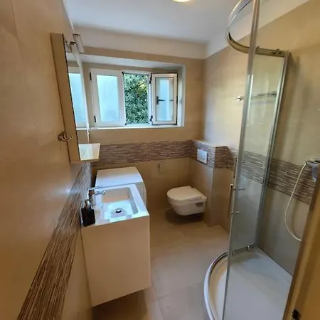 New 1 Bedroom Near Center And Beach Split Exterior foto