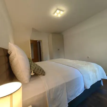New 1 Bedroom Near Center And Beach Split Exterior foto
