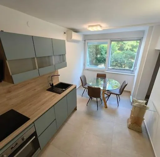 New 1 Bedroom Near Center And Beach